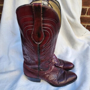Vintage Wine Snakeskin Boots 9‎